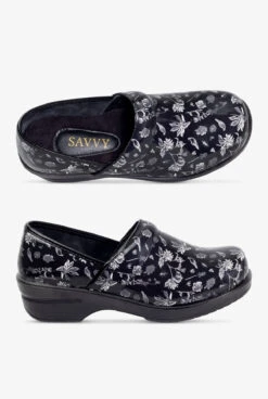 Savvy Women's Brandy Silver Flower Clogs
